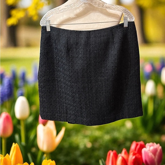 LOFT Black Mini Skirt - Picture 2 of 5